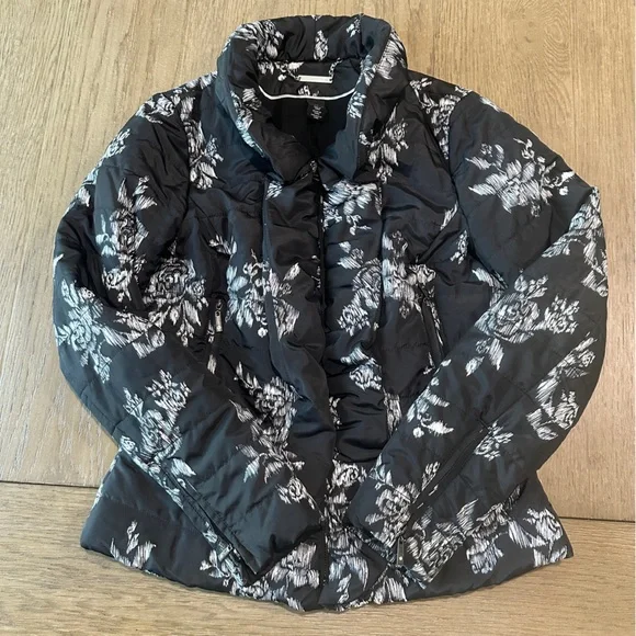 White House Black Market Black White Floral Quilted Puffer Jacket XS - Picture 9 of 11